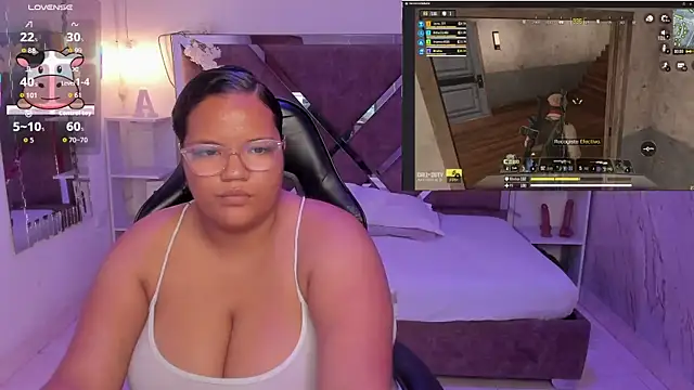 Snapshot of MhiaRey chatting on November 20, 2025, 1:23 pm MhiaRey online show from November 20, 2025, 1:23 pm