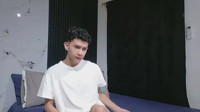 Noah tyler  online show from May 24, 2026, 12:10 am