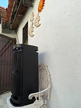 Snapshot of Leo_bunny_hot chatting on October 25, 2025, 8:20 pm Leo bunny hot online show from October 25, 2025, 8:20 pm