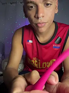 Snapshot of Leo_bunny_hot chatting on November 24, 2025, 3:17 am Leo bunny hot online show from November 24, 2025, 3:17 am