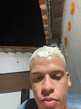 Snapshot of Leo_bunny_hot chatting on November 21, 2025, 10:42 pm Leo bunny hot online show from November 21, 2025, 10:42 pm