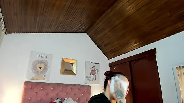 CelessteRedds online show from April 20, 2026, 12:08 pm