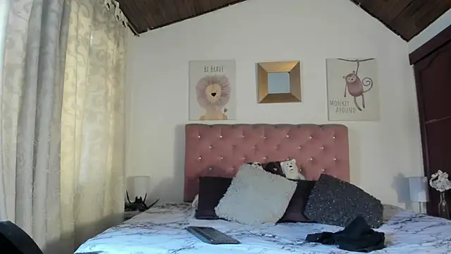 CelessteRedds online show from November 26, 2025, 11:32 am