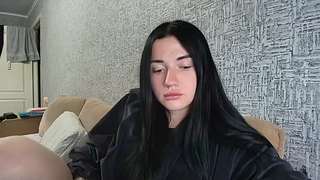 Liana diva online show from April 3, 2026, 2:45 pm