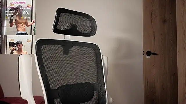 Cristopher23  online show from December 15, 2025, 9:37 am