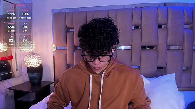 Snapshot of AkazaBoy_ chatting on November 23, 2025, 4:44 am AkazaBoy online show from November 23, 2025, 4:44 am