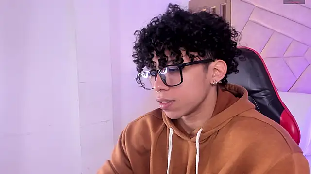 AkazaBoy  online show from April 4, 2026, 4:30 am