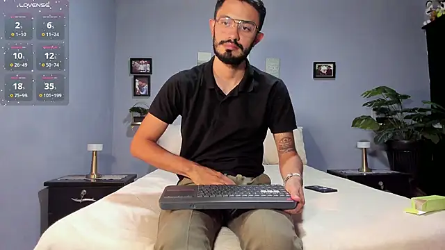 Snapshot of ETHAN_ADAM chatting on February 22, 2025, 1:11 am ETHAN ADAM online show from February 22, 2025, 1:11 am