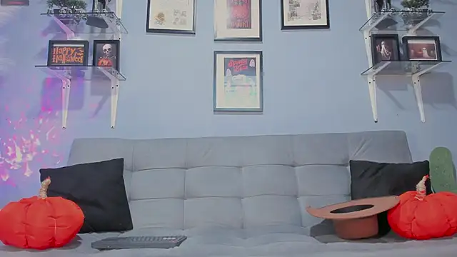 Snapshot of ETHAN_ADAM chatting on October 6, 2025, 9:43 am ETHAN ADAM online show from October 6, 2025, 9:43 am