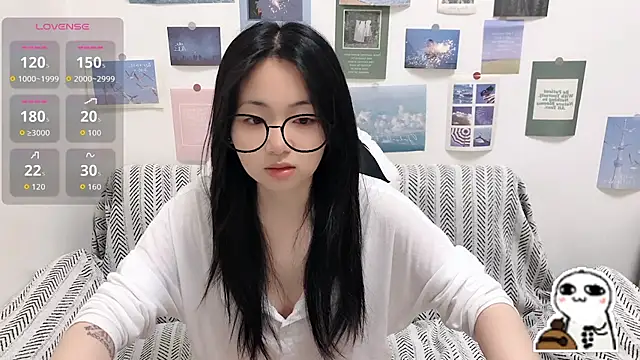 Snapshot of LiLiYbaby chatting on April 27, 2026, 6:44 am LiLiYbaby online show from April 27, 2026, 6:44 am