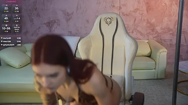 Magnetic Mia  online show from February 3, 2026, 6:22 am