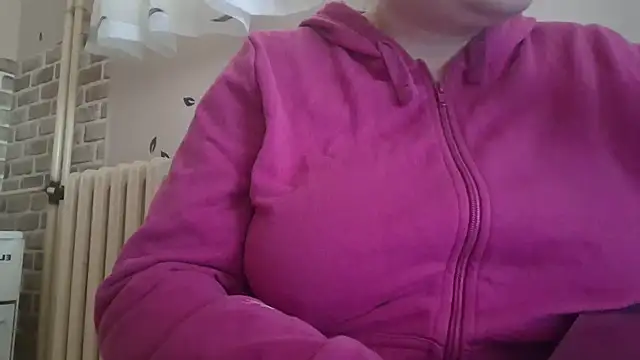 AalinnaK online show from February 27, 2025, 1:38 pm