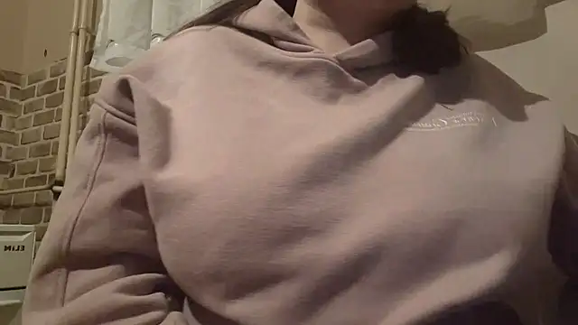 AalinnaK online show from February 17, 2025, 12:00 am