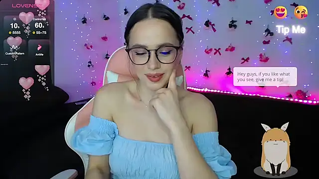 Snapshot of Emillias chatting on March 21, 2025, 5:34 pm Emillias online show from March 21, 2025, 5:34 pm