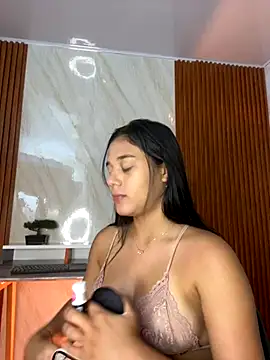 Snapshot of floriamANDjazmin chatting on October 28, 2025, 7:13 pm floriamANDjazmin online show from October 28, 2025, 7:13 pm