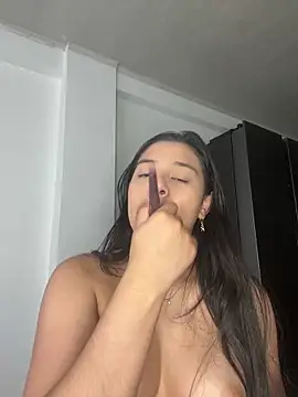 floriamANDjazmin online show from March 9, 2026, 7:28 pm