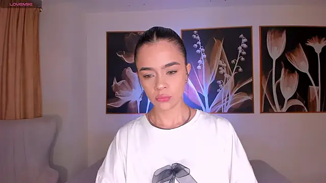 Snapshot of AlanaCraft chatting on September 21, 2025, 12:32 pm AlanaCraft online show from September 21, 2025, 12:32 pm