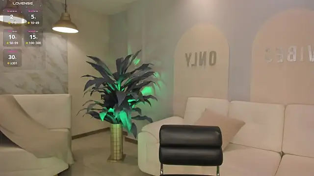 Snapshot of AlanaCraft chatting on September 19, 2025, 12:09 pm AlanaCraft online show from September 19, 2025, 12:09 pm