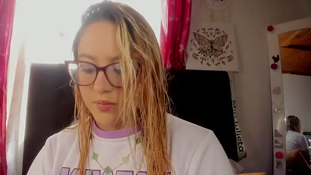 Snapshot of miss_julietaa chatting on January 14, 2026, 4:10 pm miss julietaa online show from January 14, 2026, 4:10 pm