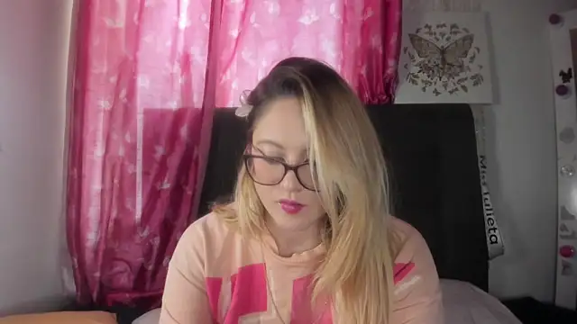 Snapshot of miss_julietaa chatting on January 16, 2026, 3:27 pm miss julietaa online show from January 16, 2026, 3:27 pm