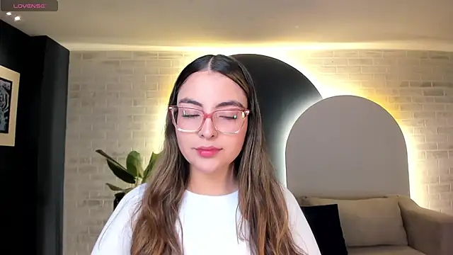 Snapshot of AllisonRogersX chatting on May 8, 2026, 10:30 am AllisonRogersX online show from May 8, 2026, 10:30 am