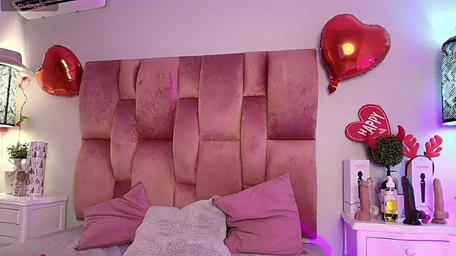 Snapshot of SweetBonniie chatting on March 18, 2025, 12:17 pm SweetBonniie online show from March 18, 2025, 12:17 pm