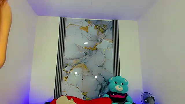 Snapshot of Hellen_moons__ chatting on March 12, 2025, 3:24 am Hellen moons online show from March 12, 2025, 3:24 am