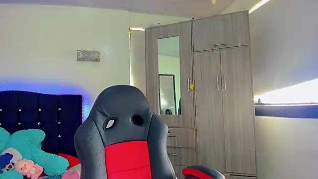 Snapshot of Hellen_moons__ chatting on September 24, 2025, 6:58 pm Hellen moons online show from September 24, 2025, 6:58 pm