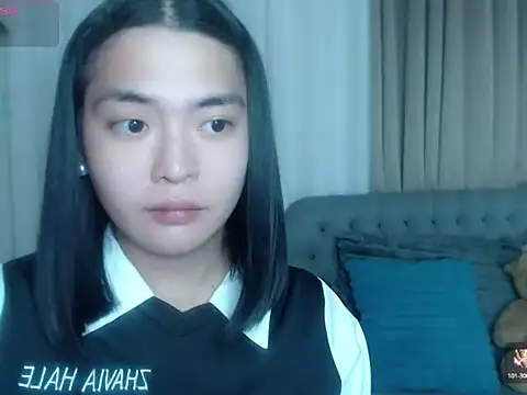 zhaviahale21 online show from June 24, 2026, 11:09 am