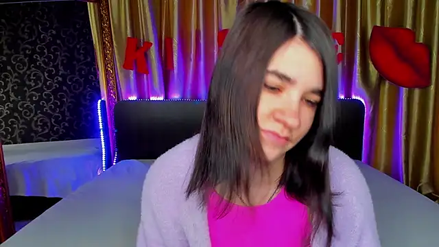  Polly Love  online show from February 8, 2026, 7:06 am