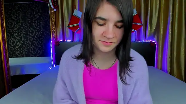  Polly Love  online show from December 17, 2025, 7:13 am