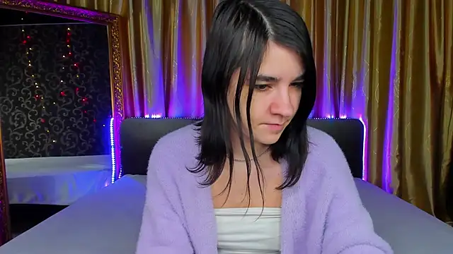  Polly Love  online show from December 3, 2025, 7:19 am