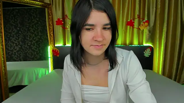  Polly Love  online show from October 20, 2025, 6:04 am