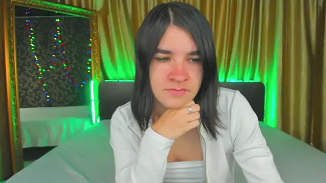  Polly Love  online show from October 2, 2025, 6:06 am