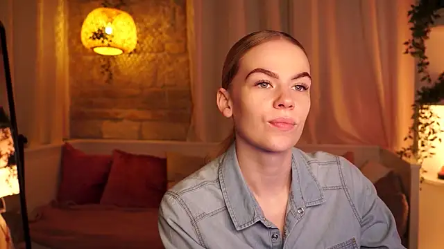 Snapshot of sn0w_barbie chatting on September 30, 2025, 8:42 am sn0w barbie online show from September 30, 2025, 8:42 am