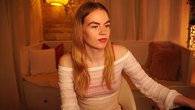 Snapshot of sn0w_barbie chatting on January 28, 2025, 11:49 am sn0w barbie online show from January 28, 2025, 11:49 am