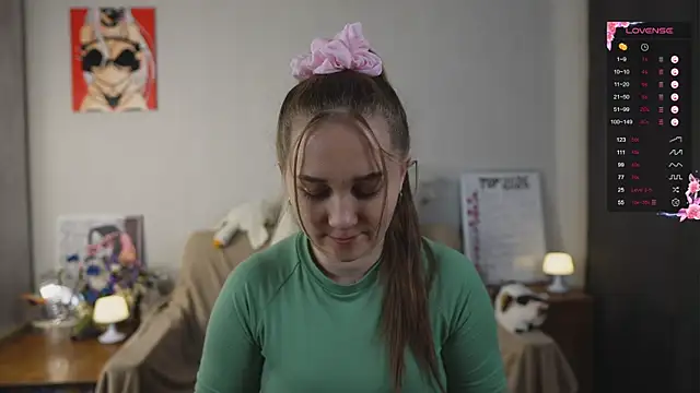 Miatiny online show from April 16, 2026, 7:58 pm