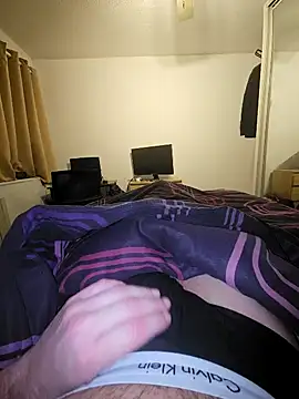 Snapshot of AshWinter chatting on March 18, 2025, 10:04 pm AshWinter online show from March 18, 2025, 10:04 pm