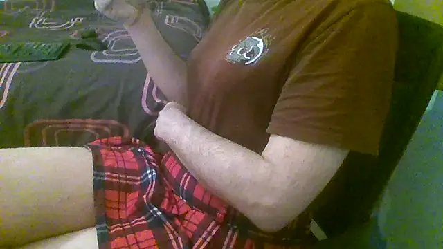 Snapshot of AshWinter chatting on December 11, 2024, 12:44 pm AshWinter online show from December 11, 2024, 12:44 pm