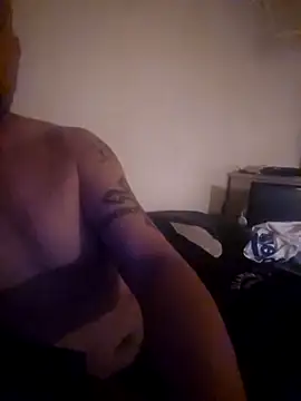 Snapshot of nakedtony81 chatting on March 28, 2026, 9:10 am nakedtony81 online show from March 28, 2026, 9:10 am