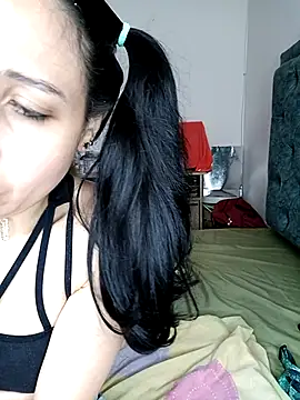 KimPielCanela online show from March 17, 2025, 6:11 pm