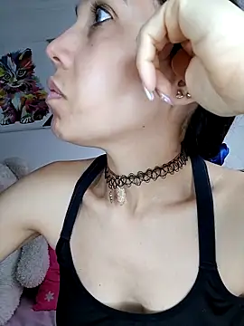 KimPielCanela online show from March 20, 2025, 11:49 am