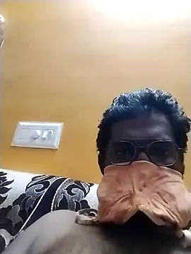 Snapshot of naughtykarthiktamilboy975 chatting on December 23, 2024, 10:01 pm naughtykarthiktamilboy975 online show from December 23, 2024, 10:01 pm