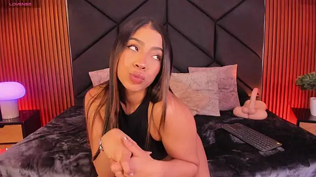 Alejandra Vives online show from December 22, 2025, 8:20 pm