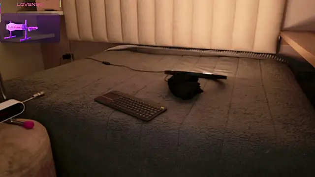 Snapshot of Megan_mooree_ chatting on October 2, 2025, 1:03 pm Megan mooree online show from October 2, 2025, 1:03 pm