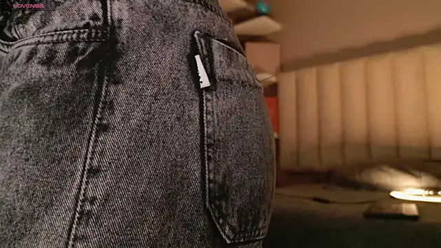 Snapshot of Megan_mooree_ chatting on October 13, 2025, 12:18 pm Megan mooree online show from October 13, 2025, 12:18 pm