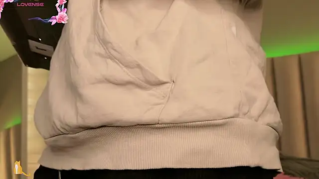 Snapshot of Megan_mooree_ chatting on September 9, 2025, 12:36 pm Megan mooree online show from September 9, 2025, 12:36 pm