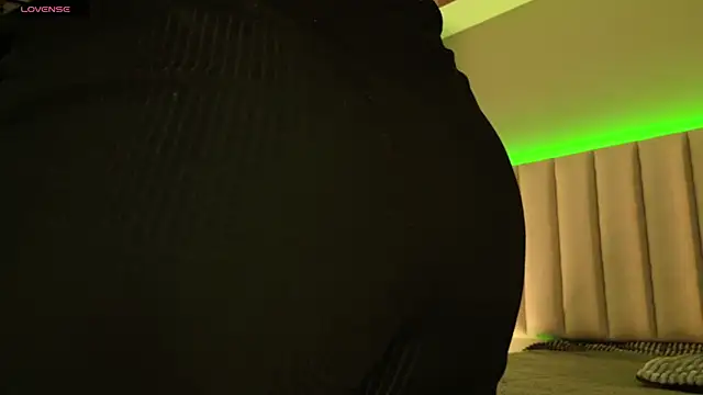 Snapshot of Megan_mooree_ chatting on September 27, 2025, 12:55 pm Megan mooree online show from September 27, 2025, 12:55 pm