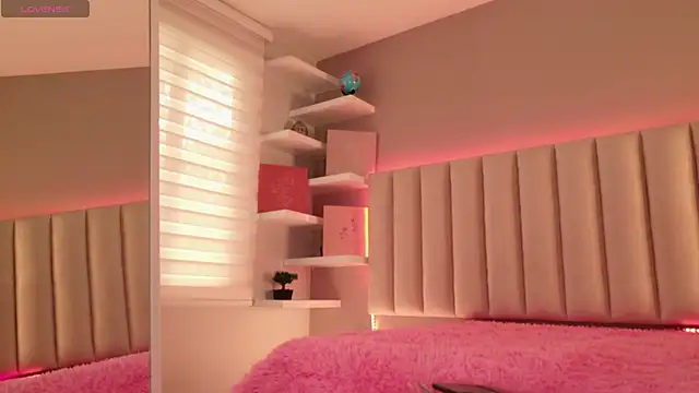 Snapshot of Megan_mooree_ chatting on September 25, 2025, 12:11 pm Megan mooree online show from September 25, 2025, 12:11 pm