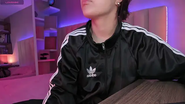 Snapshot of Megan_mooree_ chatting on March 14, 2025, 11:45 am Megan mooree online show from March 14, 2025, 11:45 am